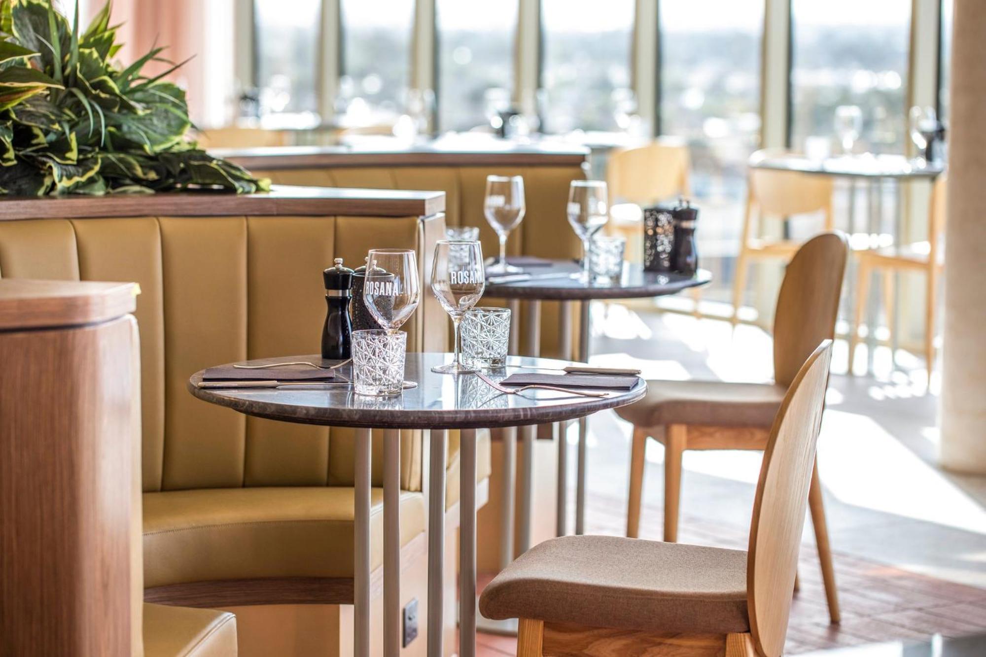 Holiday Inn Werribee By Ihg Buitenkant foto